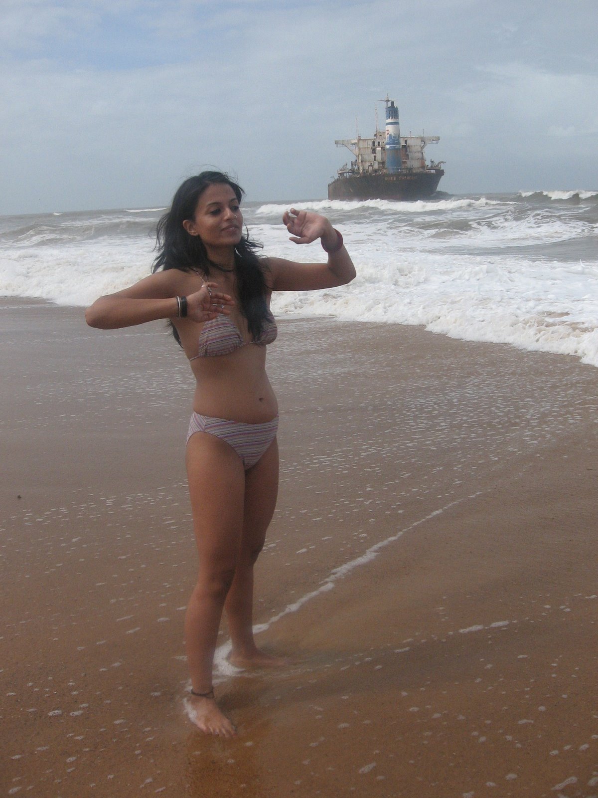 Are not Nude desi girls and aunty on beech consider Can look Nude desi girls and aunty on beech matchless theme